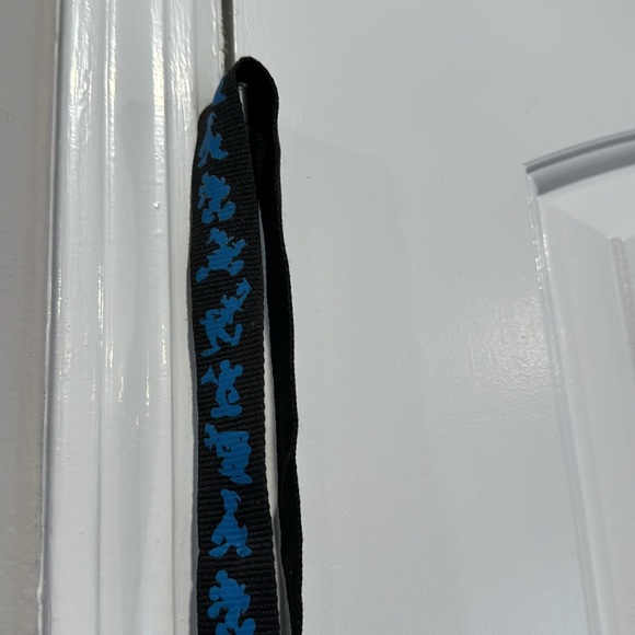 Disney Mickey Mouse Black and Blue Lanyard & Trading Card - Picture 4 of 5